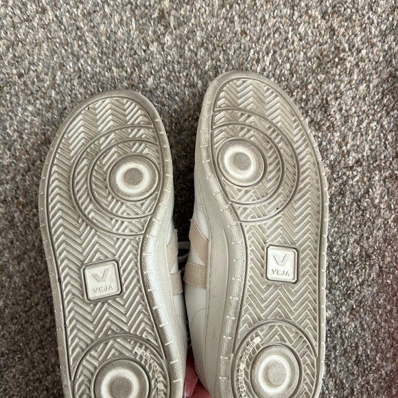 Veja Cream and Tan Casual Sneakers 7 - Picture 7 of 8